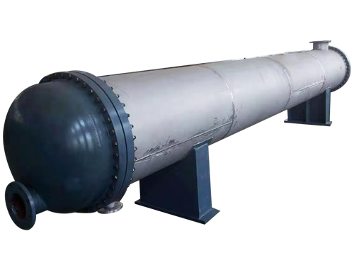 <b>我廠(chǎng)生產(chǎn)的列管式冷凝器(列管式換熱器) ，按材質(zhì)分為碳鋼列管冷凝、不銹鋼列管式冷凝器和碳鋼 與不銹鋼混合列管式冷凝三種，按形式分為固定管板式、浮頭式、U型管式換熱器， 按</b>